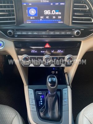 Xe Hyundai Elantra 2.0 AT 2019
