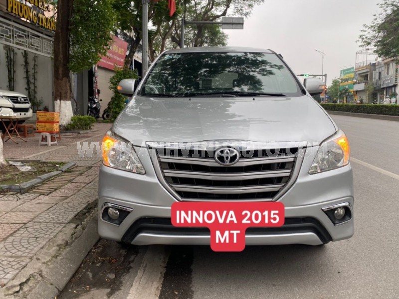 Toyota Innova 2.0E 2015