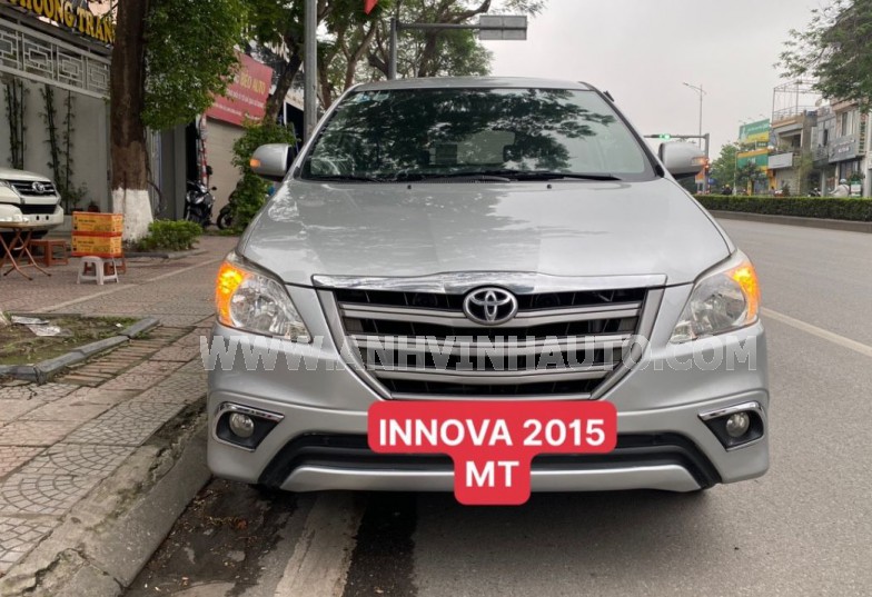 Toyota Innova 2.0E 2015