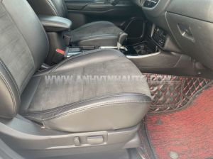 Xe Mitsubishi Outlander 2.0 CVT 2022