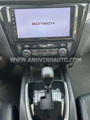 Xe Nissan X trail 2.5 SV 4WD 2016